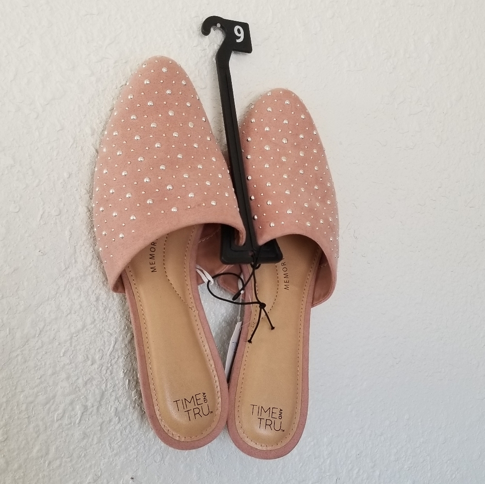 *LAST PAIR* Slip on flats with silver dot detail - Picture 2 of 7